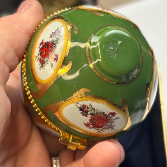 Vintage Hand-Painted Hinged Porcelain Egg Trinket Box With Gold Accents & Ribbon - Picture 3 of 7